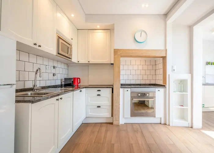 Appartement Guestready - Lemon House With Private Garden Lissabon
