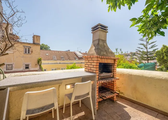 Guestready - Lemon House With Private Garden Lisbona